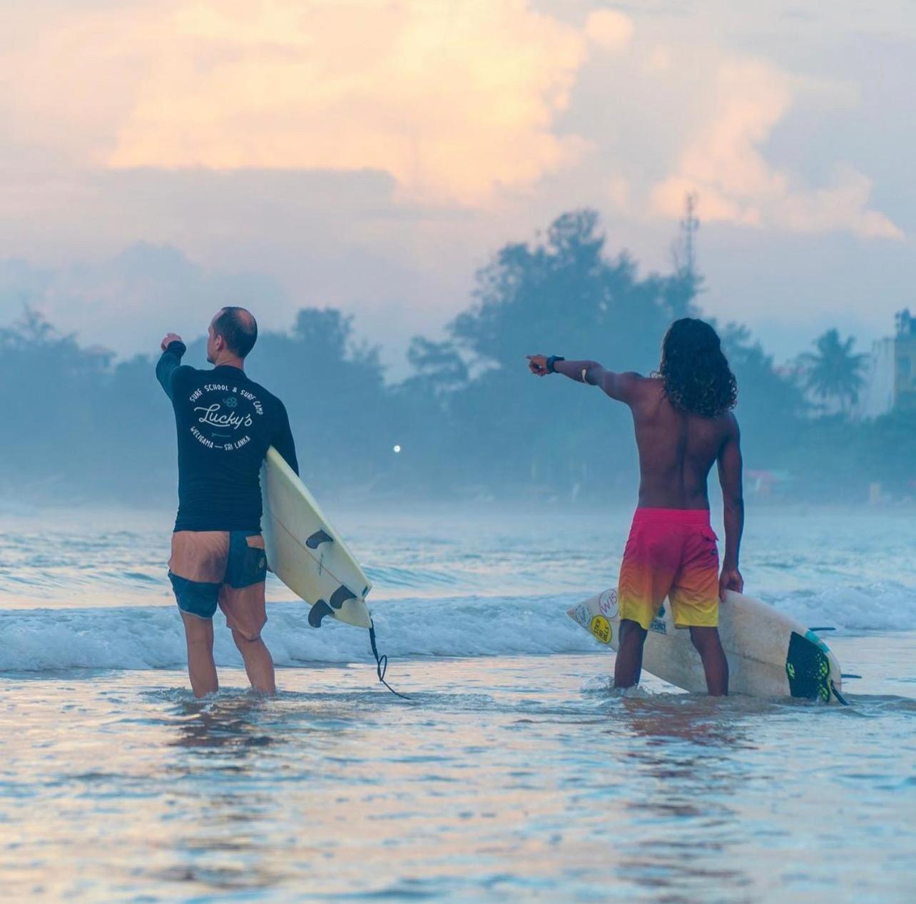 Bed and Breakfast Lucky'S Surf Camp Велигама Экстерьер фото