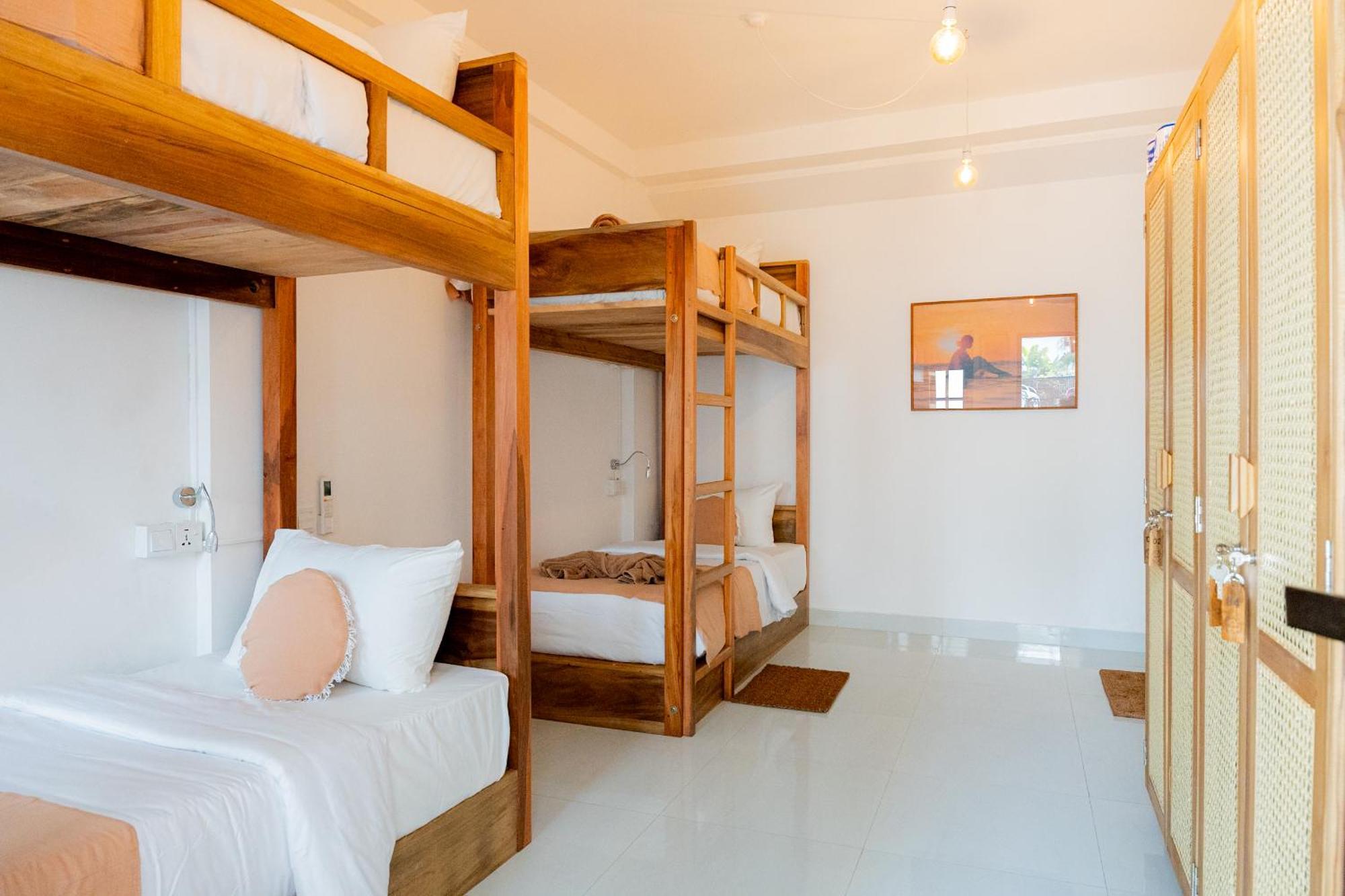 Bed and Breakfast Lucky'S Surf Camp Велигама Экстерьер фото