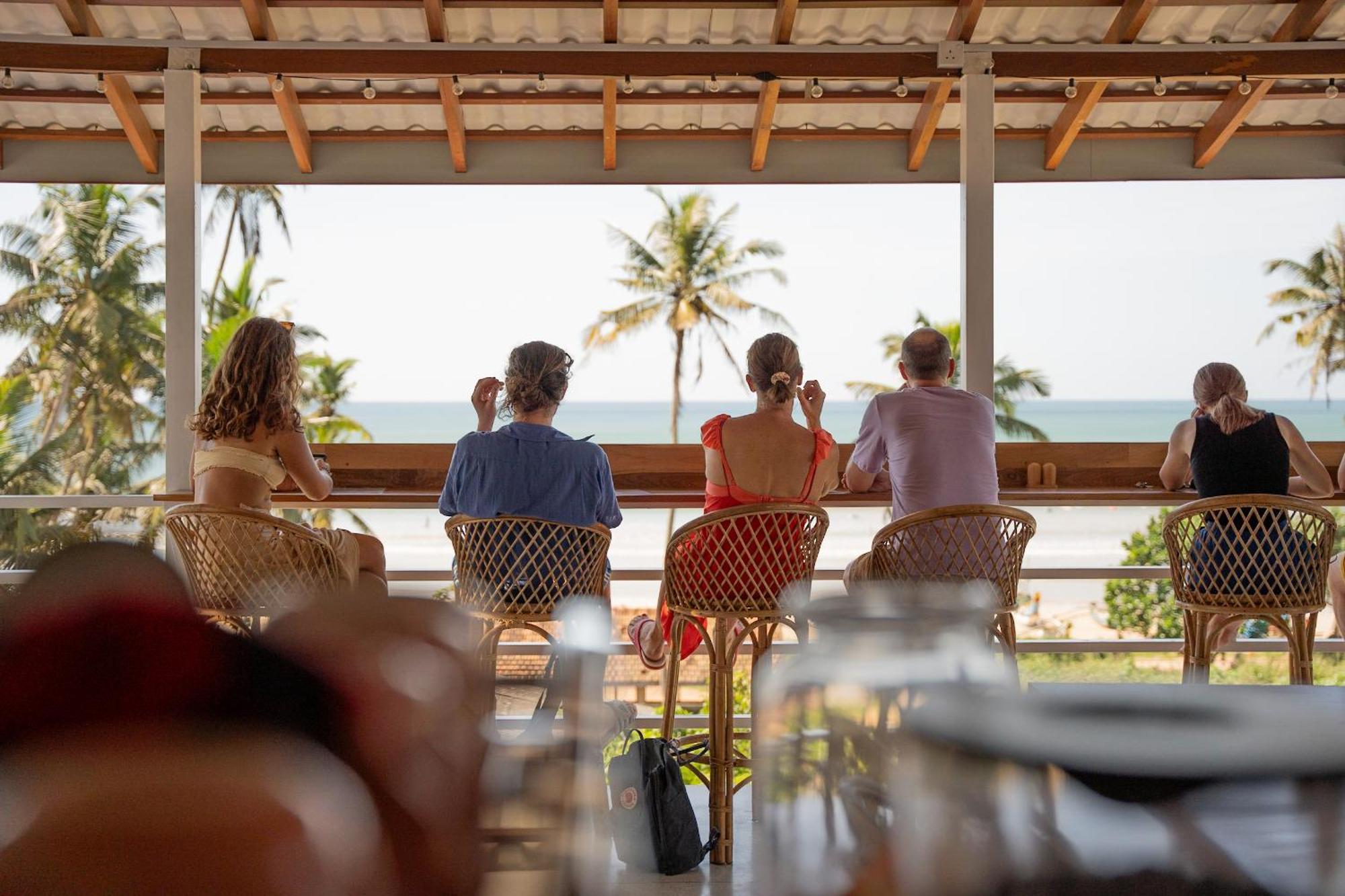 Bed and Breakfast Lucky'S Surf Camp Велигама Экстерьер фото