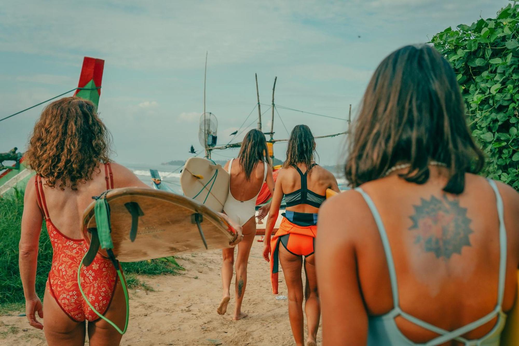 Bed and Breakfast Lucky'S Surf Camp Велигама Экстерьер фото