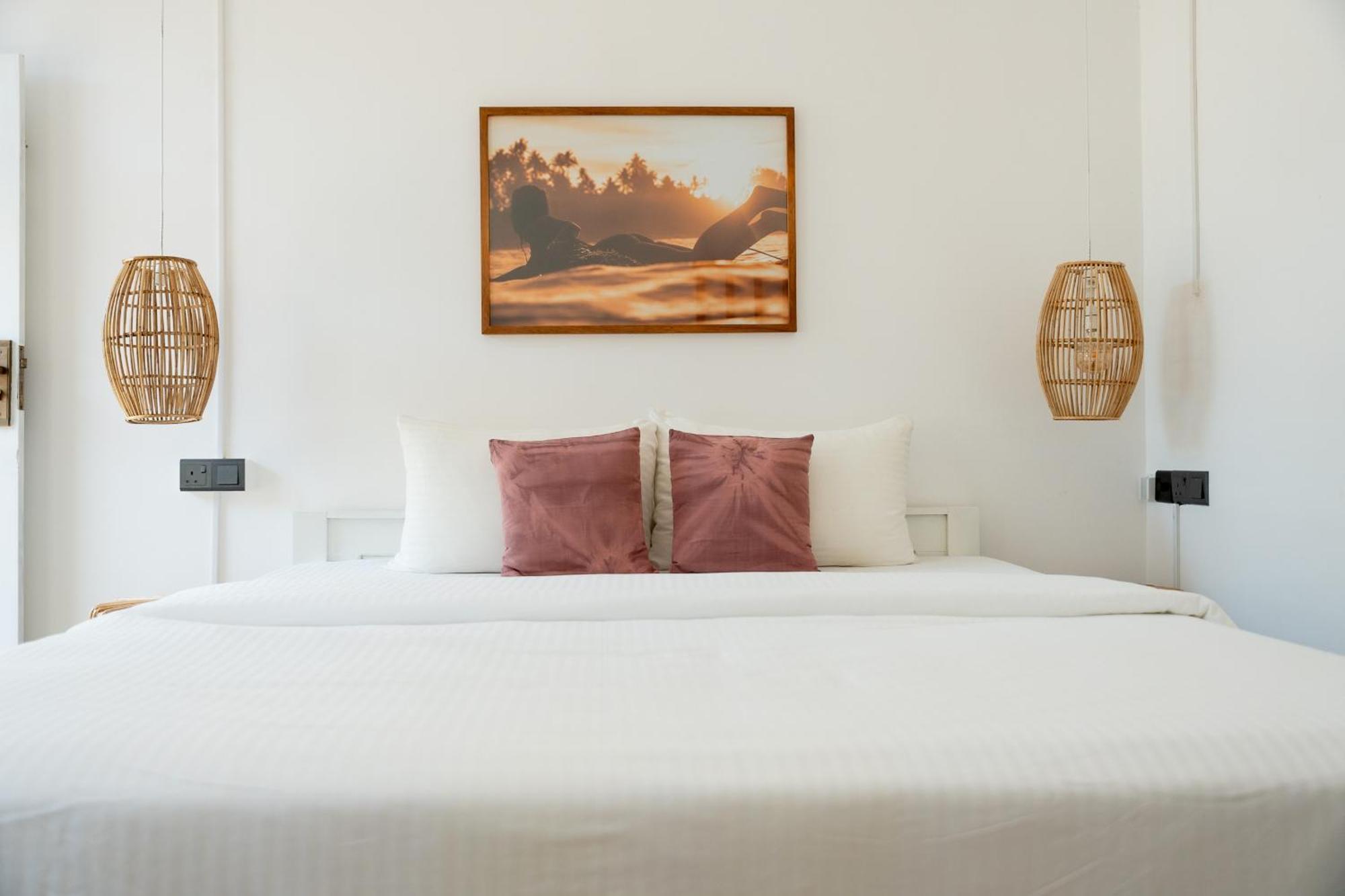 Bed and Breakfast Lucky'S Surf Camp Велигама Экстерьер фото