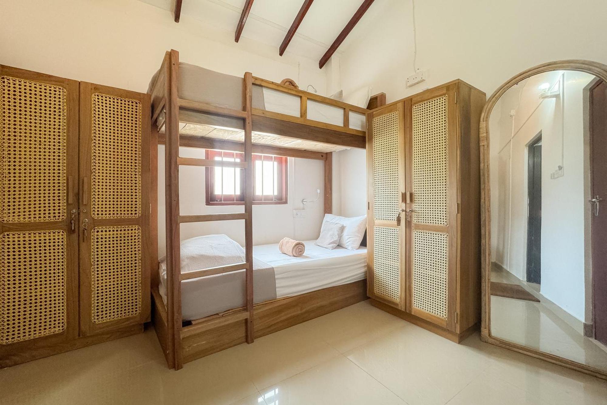 Bed and Breakfast Lucky'S Surf Camp Велигама Экстерьер фото