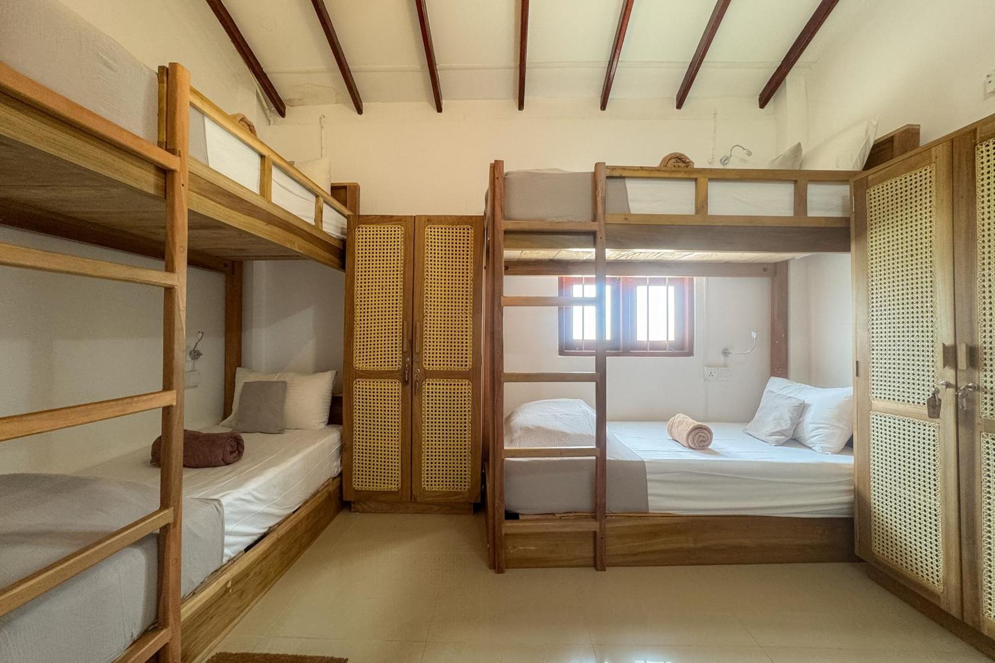 Bed and Breakfast Lucky'S Surf Camp Велигама Экстерьер фото