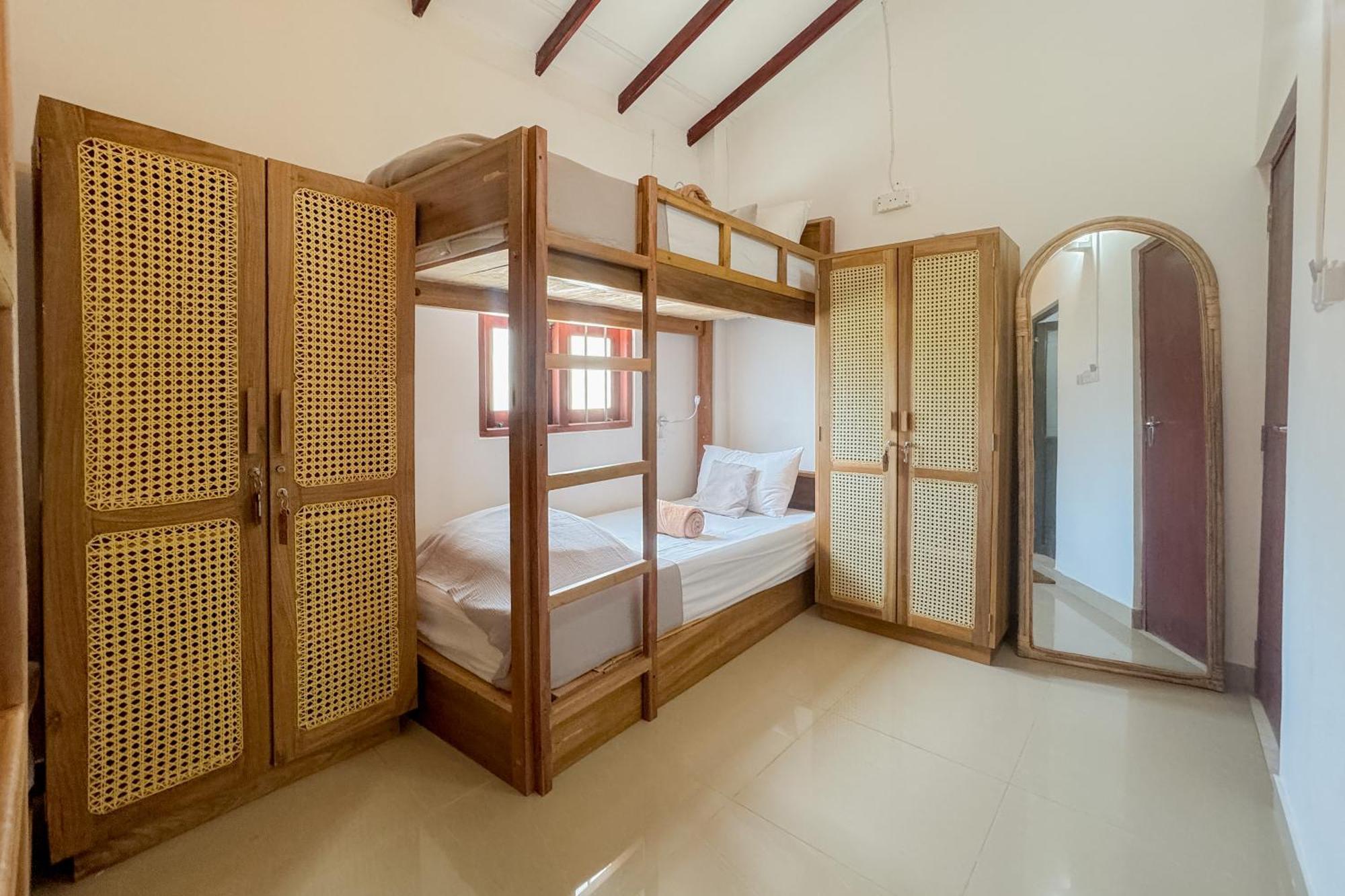 Bed and Breakfast Lucky'S Surf Camp Велигама Экстерьер фото