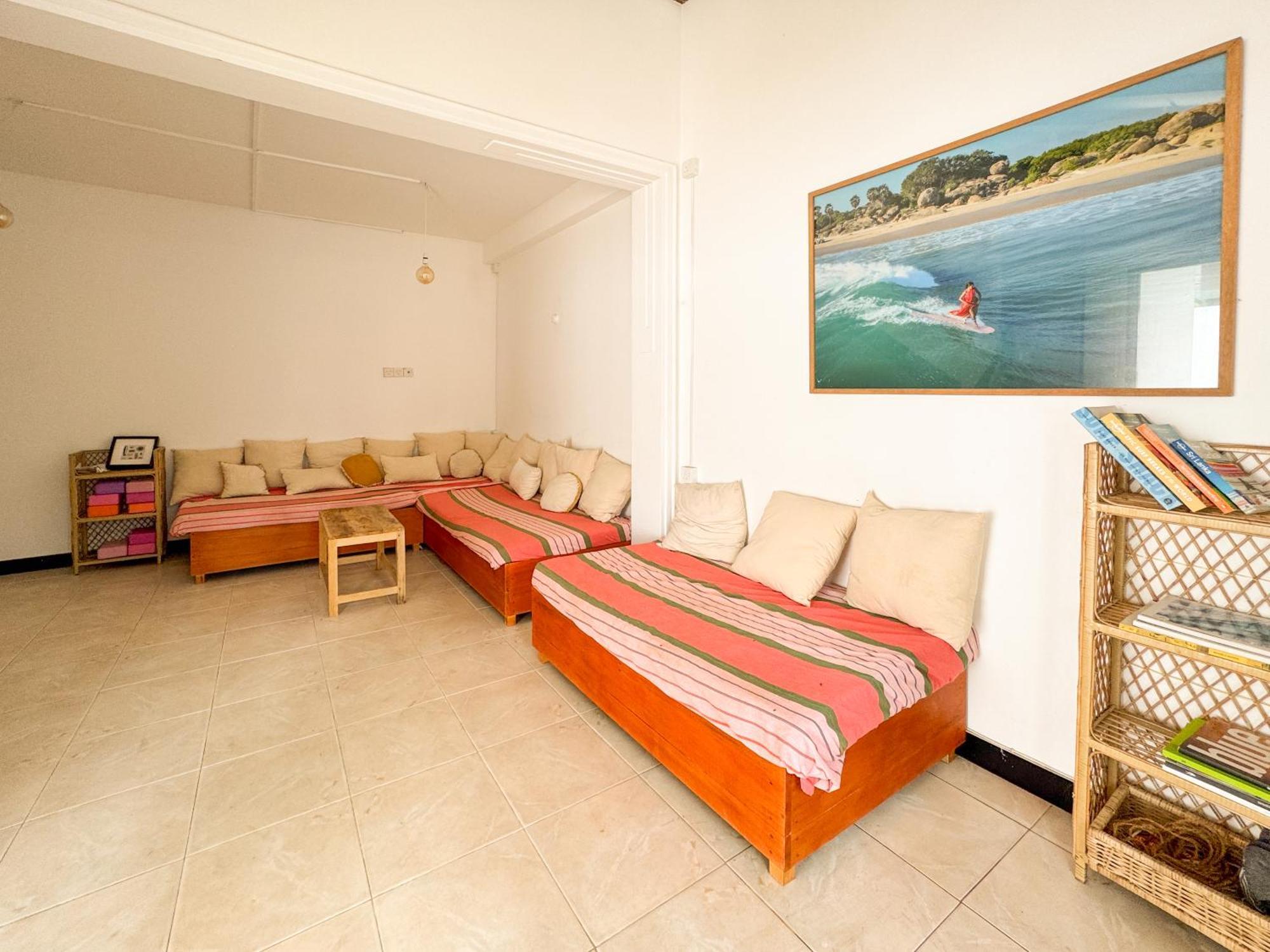 Bed and Breakfast Lucky'S Surf Camp Велигама Экстерьер фото
