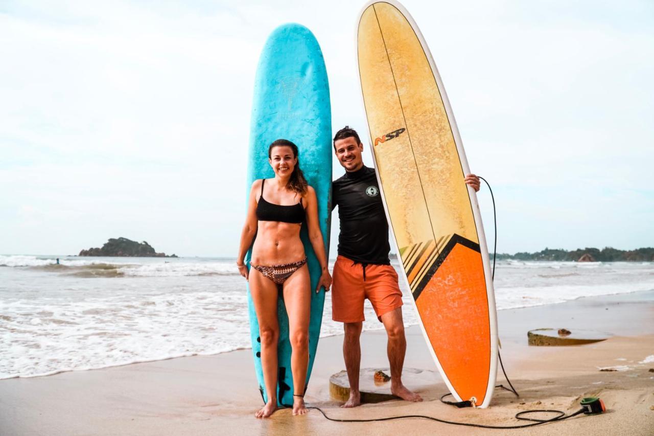 Bed and Breakfast Lucky'S Surf Camp Велигама Экстерьер фото