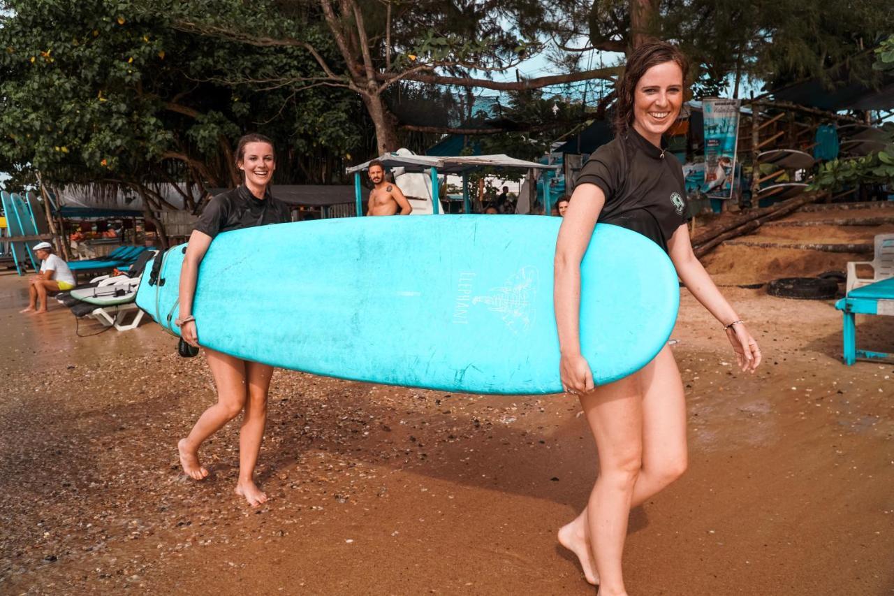 Bed and Breakfast Lucky'S Surf Camp Велигама Экстерьер фото