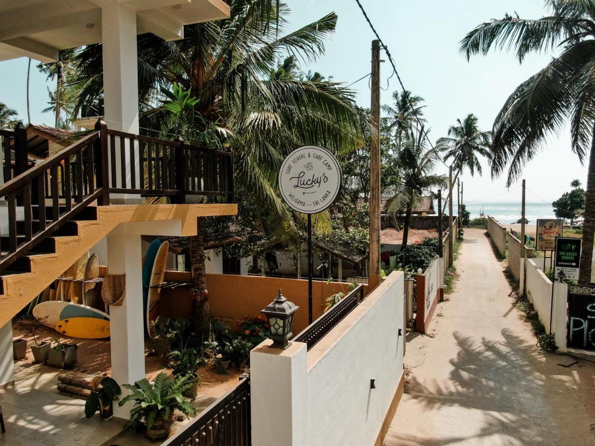 Bed and Breakfast Lucky'S Surf Camp Велигама Экстерьер фото