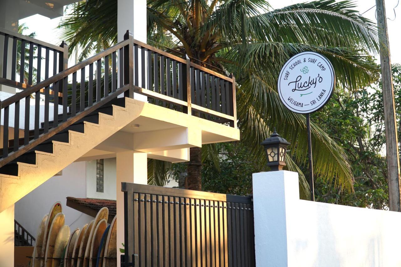 Bed and Breakfast Lucky'S Surf Camp Велигама Экстерьер фото